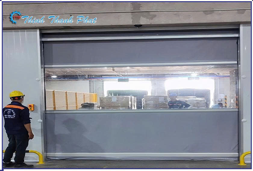 cua-cuon-nhanh-cho-kho-lanh