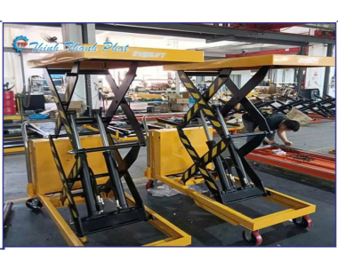 BÀN NÂNG ĐIỆN 500KG VỚI THÙNG CHỨA BÌNH ẮC QUY TIỆN LỢI