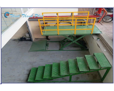 BÀN NÂNG THỦY LỰC CHO XE MÁY XUỐNG HẦM