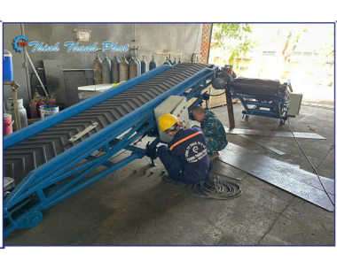 BĂNG TẢI LÊN HÀNG XE TẢI, XE CONTAINER