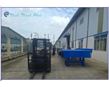 CẦU DẪN LÊN CONTAINER 