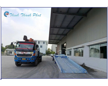 CẦU LÊN CONTAINER DI ĐỘNG 