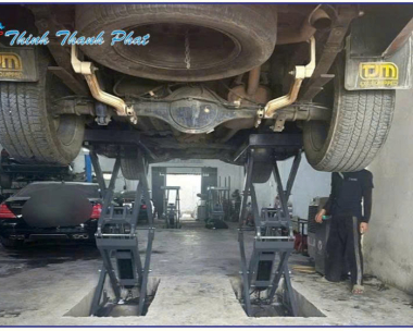 CẦU NÂNG GẦM BỤNG XE Ô TÔ 3.5 TẤN ÂM NỀN