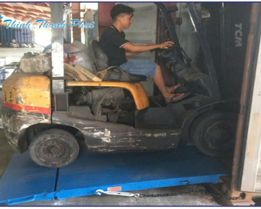 CẦU XE NÂNG LOẠI NHỎ (MINI RAMP): ĐƠN GIẢN, HIỆU QUẢ TRONG VIỆC ĐÓNG RÚT HÀNG