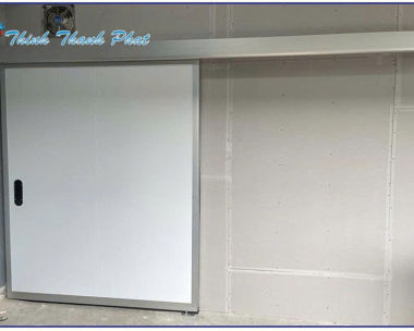 CỬA LÙA PANEL: GIẢI PHÁP CÁCH NHIỆT CHO KHO LẠNH