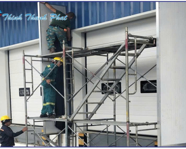 CỬA TRƯỢT ÁP TRẦN VÀ THẲNG ĐỨNG