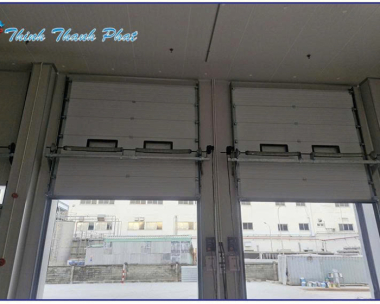 CỬA TRƯỢT TRẦN: GIẢI PHÁP CHO KHO LẠNH