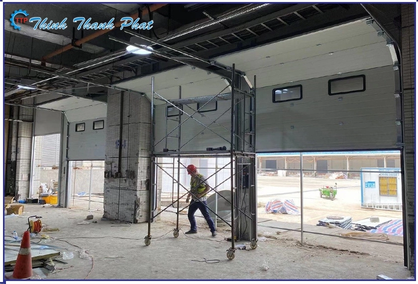 CỬA TRƯỢT TRẦN NHẬP KHẨU TẠI TPHCM