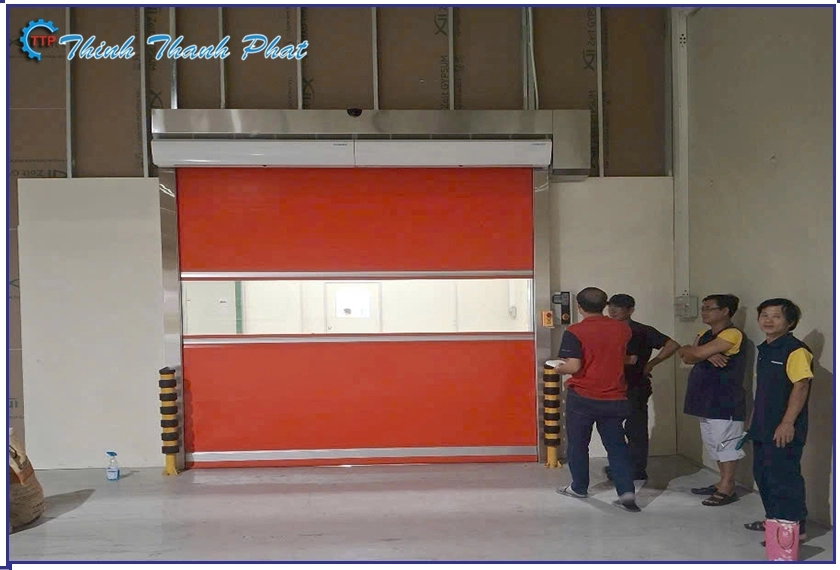 LẮP ĐẶT CỬA CUỐN NHANH PVC (HIGH SPEED DOOR) CHO KHO LẠNH PHÒNG SẠCH