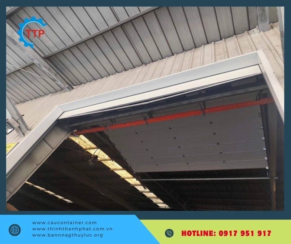 LẮP ĐẶT CỬA TRƯỢT TRẦN NHẬP KHẨU TẠI BÌNH DƯƠNG