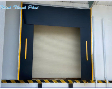 MÀN TRÙM CỬA KHO XUẤT NHẬP HÀNG