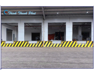 SÀN NÂNG THỦY LỰC ĐÓNG RÚT HÀNG TỪ CONTAINER - MEKONG DOCK 