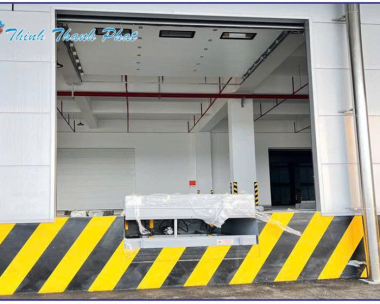SÀN NÂNG THỦY LỰC ĐÓNG RÚT HÀNG XUẤT NHẬP KHẨU