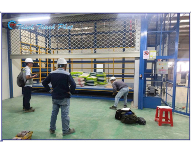 THANG NÂNG THỦY LỰC 4 TRỤ CÓ TẢI TRỌNG 2000KG