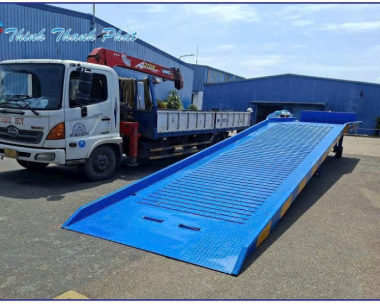 THIẾT BỊ TẠO ĐỘ DỐC TỪ MẶT ĐẤT LÊN SÀN CONTAINER